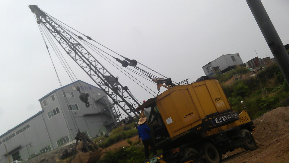 12-7907CB27-901243-960.jpg
